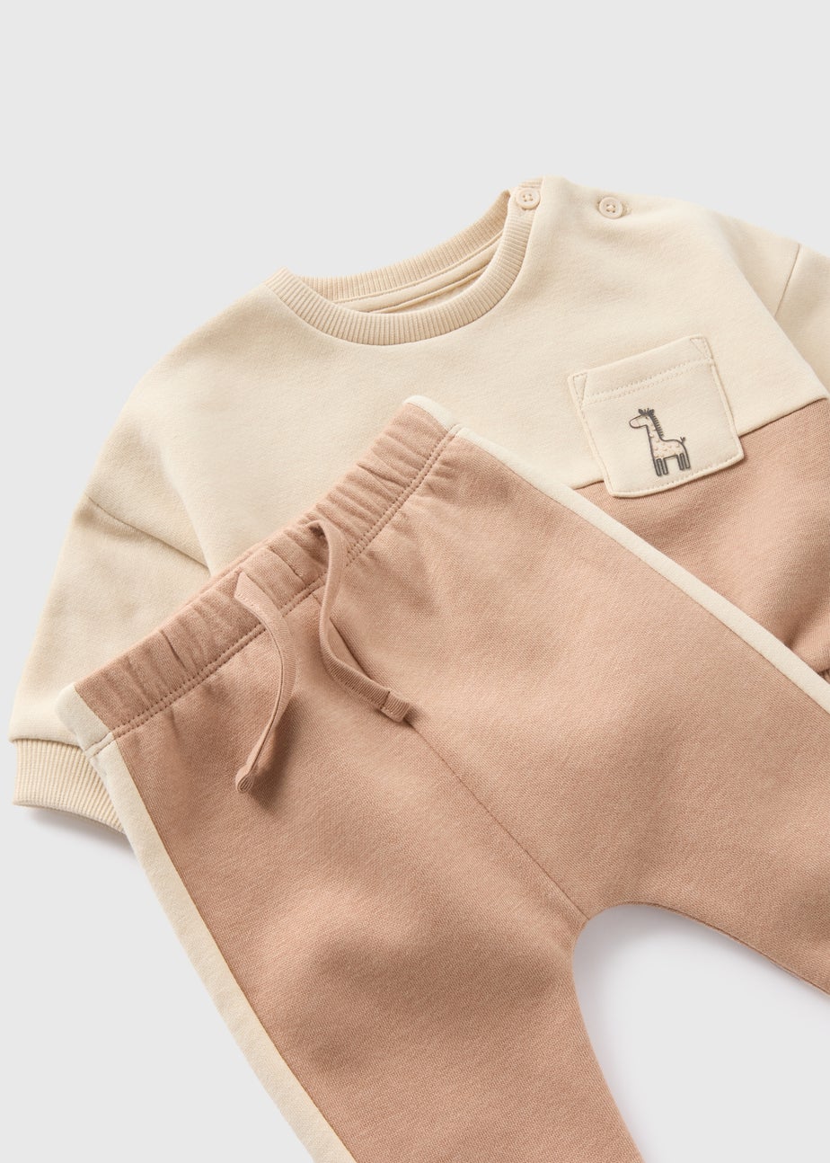 Baby Cream Giraffe Sweatshirt & Jogging Bottoms Set (Newborn-23mths)