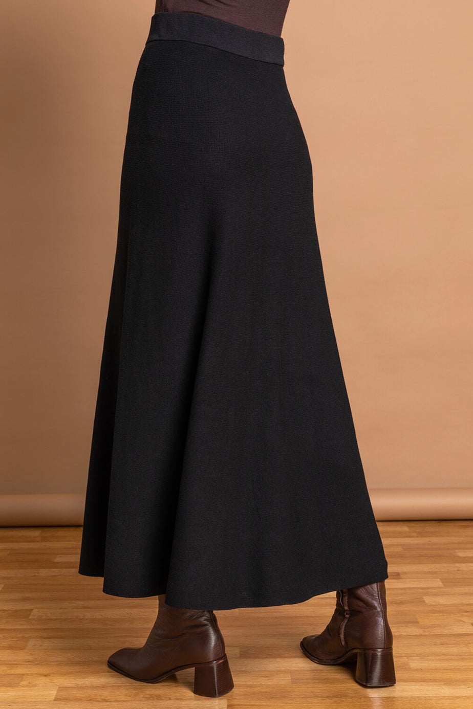 Roman Black Plain Elastic Waist Knitted A Line Midi Skirt
