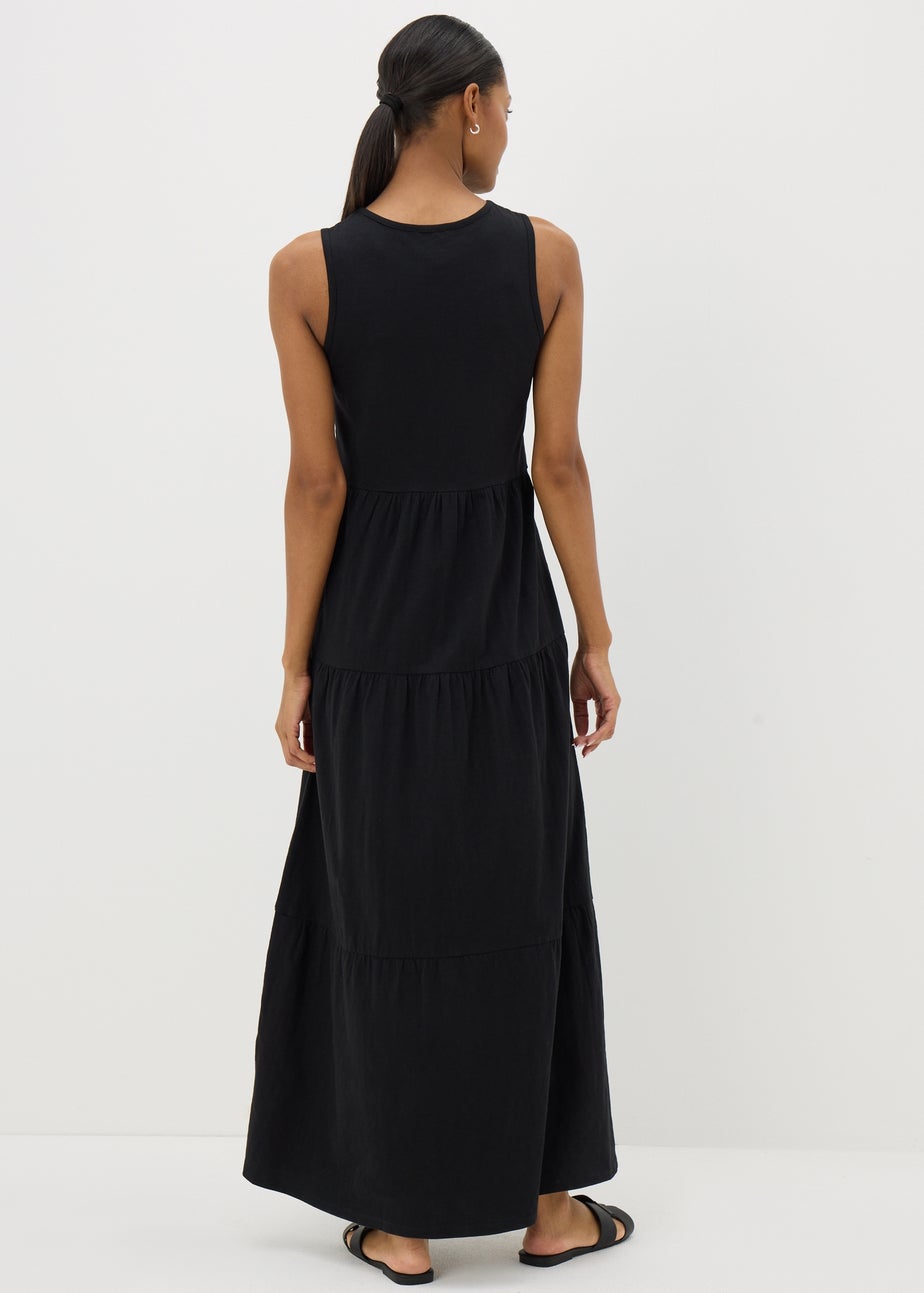 Black Sleeveless Tiered Dress