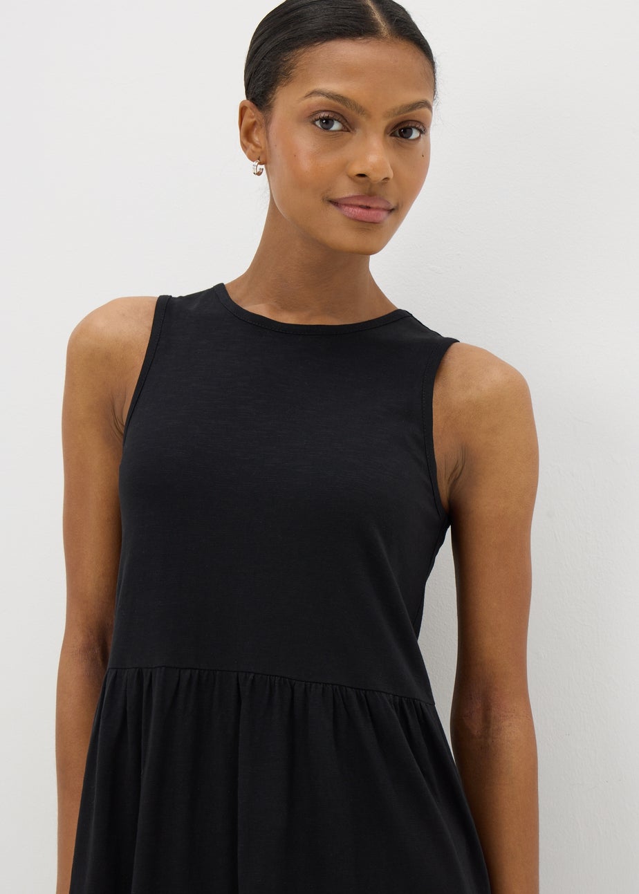 Black Sleeveless Tiered Dress