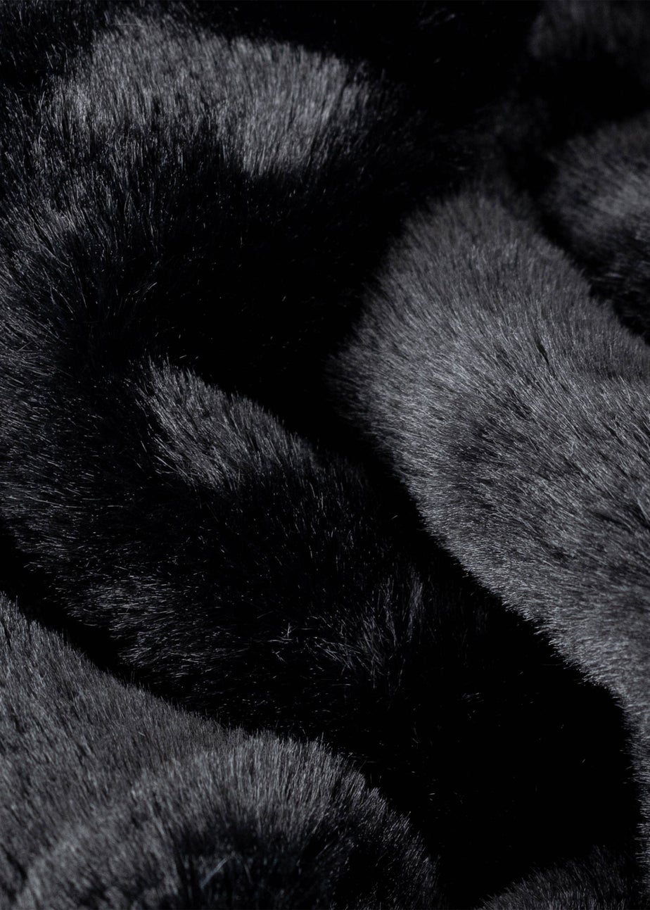 furn. Kallu Double-Sided Faux Fur Throw (150cm x 200cm)