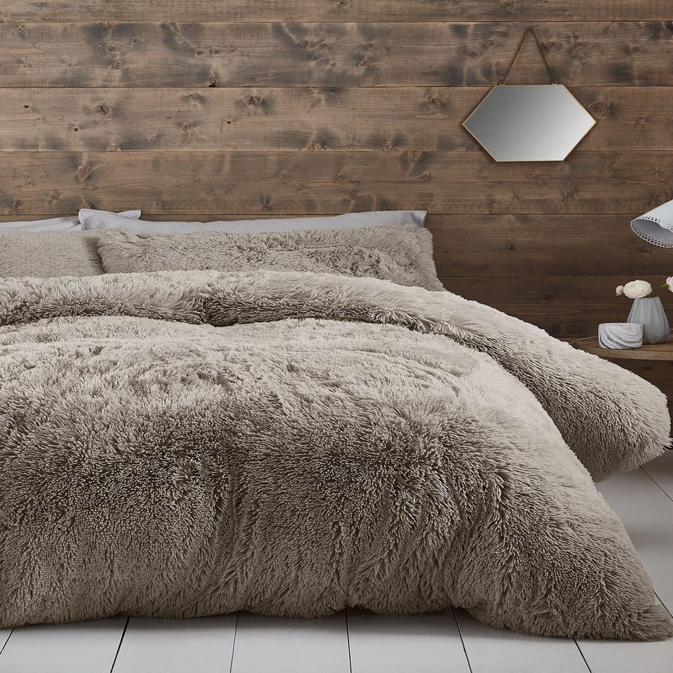 Catherine Lansfield Cuddly Deep Pile Faux Fur Duvet Cover Set Natural