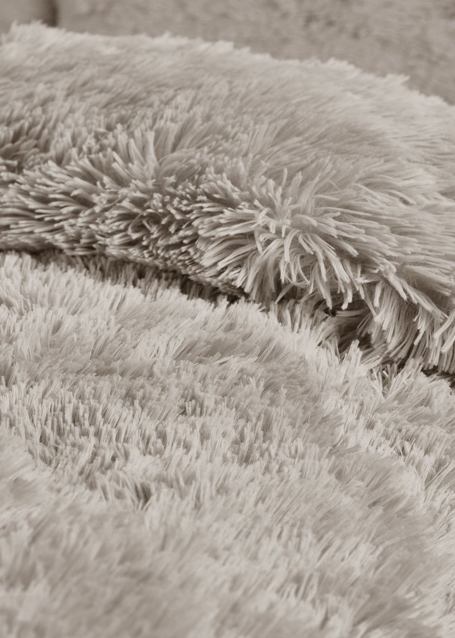 Catherine Lansfield Cuddly Deep Pile Faux Fur Duvet Cover Set Natural