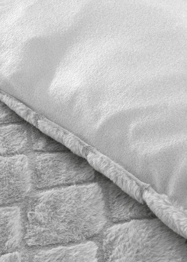 Catherine Lansfield Cosy Diamond Faux Fur Duvet Cover Set Silver Grey