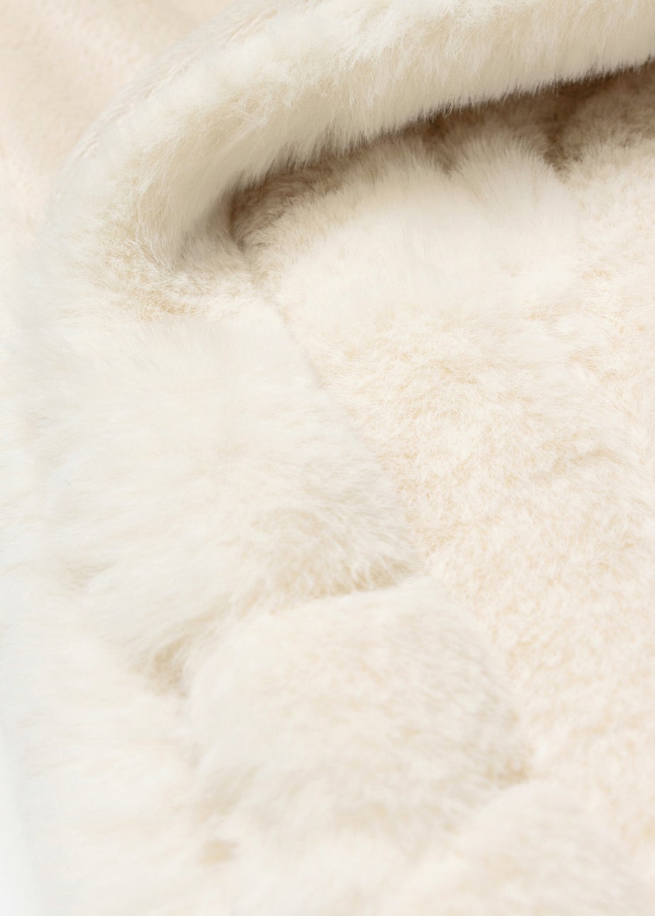 BHS Luxury Embossed Cream  Rabbit Faux Fur Throw (127x152cm)
