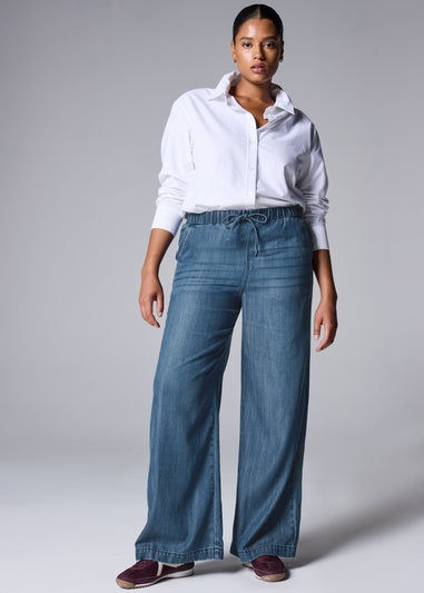 Midwash Wide Leg Comfort Jeans