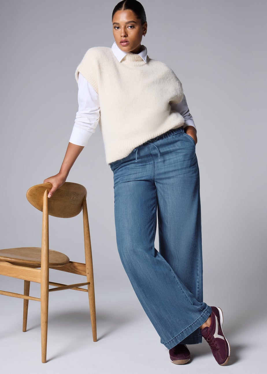 Midwash Wide Leg Comfort Jeans