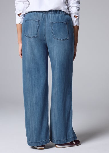 Midwash Wide Leg Comfort Jeans
