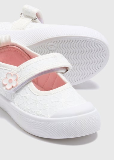 Girls White Broderie Pumps (Younger 4-12)