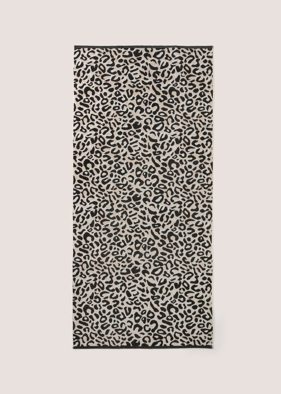 Leopard Jacquard Beach Towel
