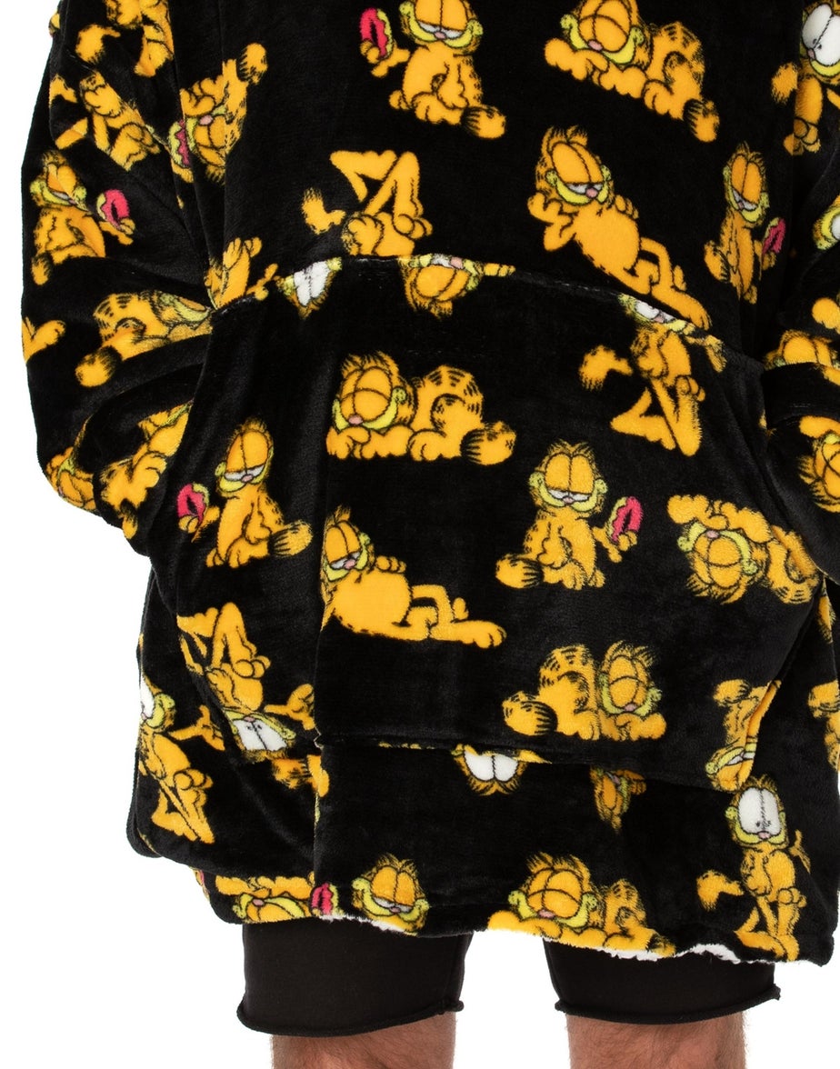 Vanilla Underground Garfield Unisex Black Garfield Blanket Hoodie