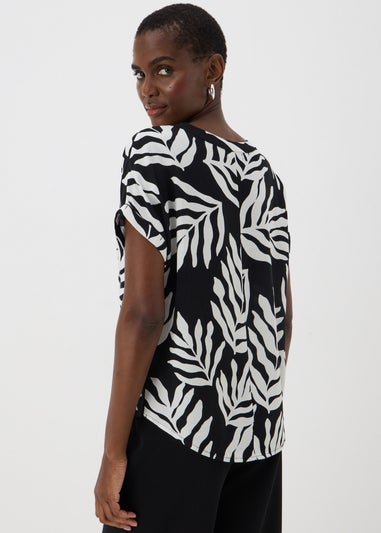 Black Monochrome Leaf Pocket Box Top