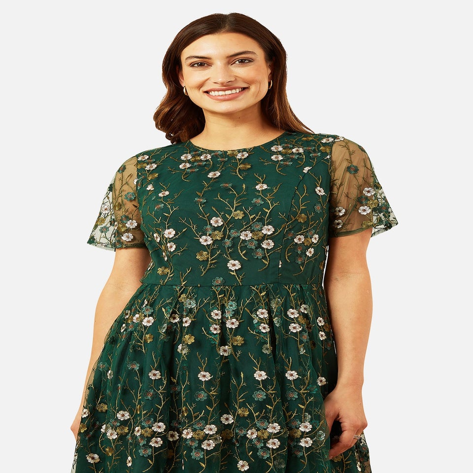 Yumi Green Embroidered Floral Skater Dress