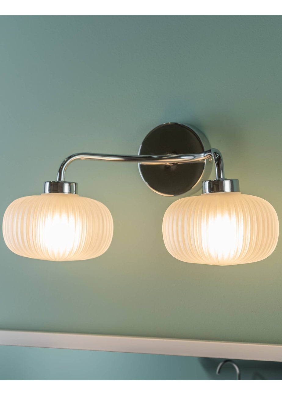 ValueLights Amaia Polished Silver Wall Light with Clear Globe Shade