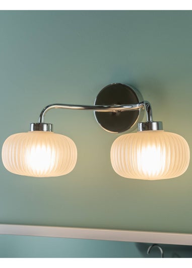 ValueLights Amaia Polished Silver Wall Light with Clear Globe Shade