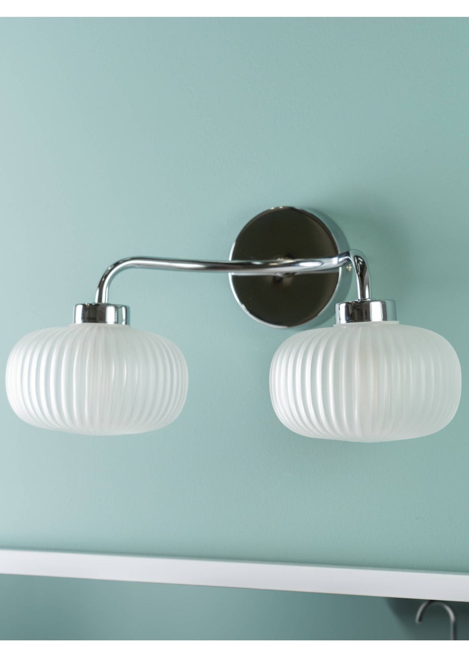 ValueLights Amaia Polished Silver Wall Light with Clear Globe Shade