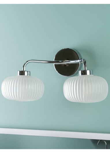 ValueLights Amaia Polished Silver Wall Light with Clear Globe Shade