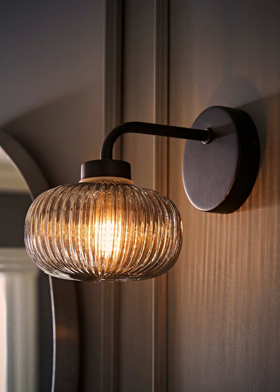 ValueLights Amaia Matte Black Wall Light with Clear Globe Shade