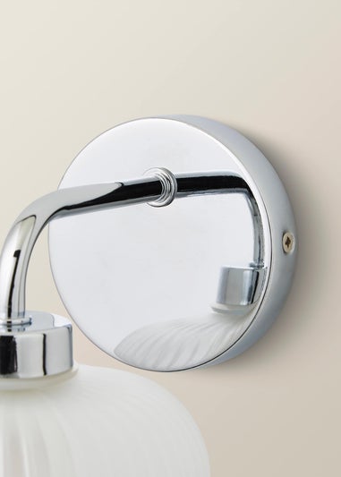 ValueLights Amaia Polished Silver Wall Light with Clear Globe Shade