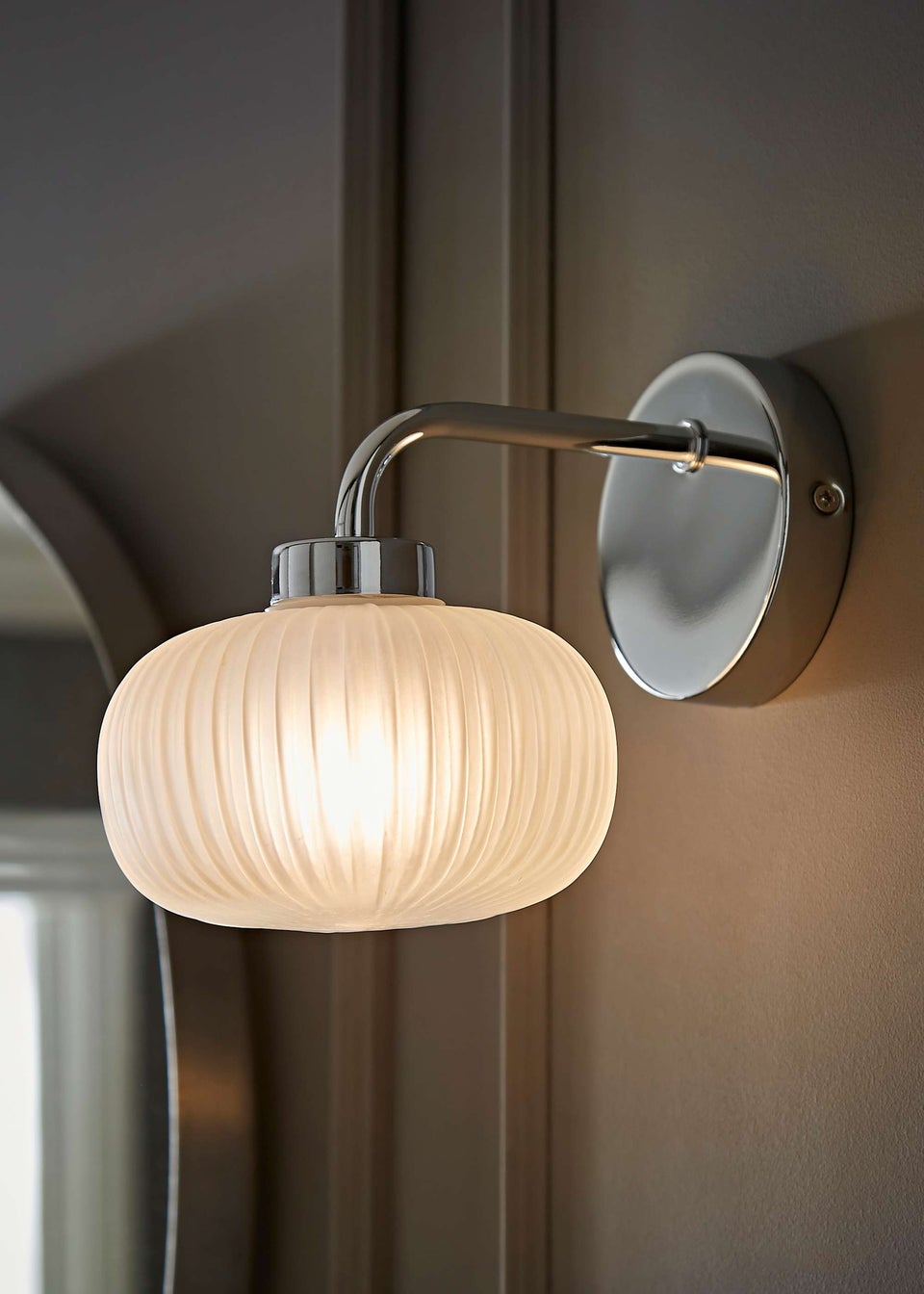 ValueLights Amaia Polished Silver Wall Light with Clear Globe Shade