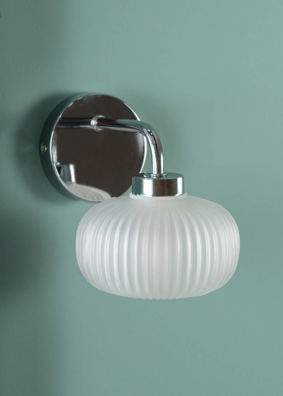 ValueLights Amaia Polished Silver Wall Light with Clear Globe Shade