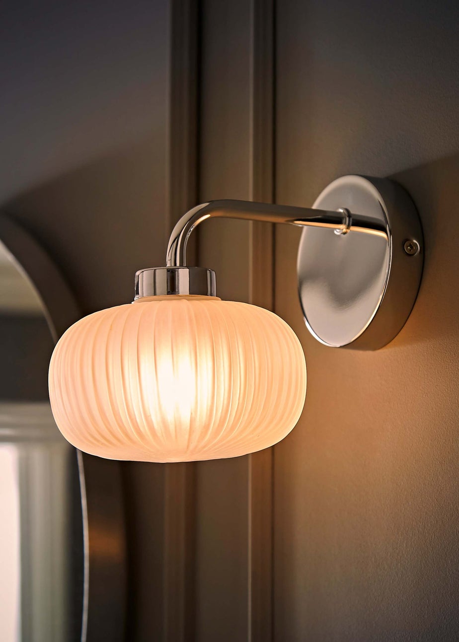 ValueLights Amaia Polished Silver Wall Light with Clear Globe Shade