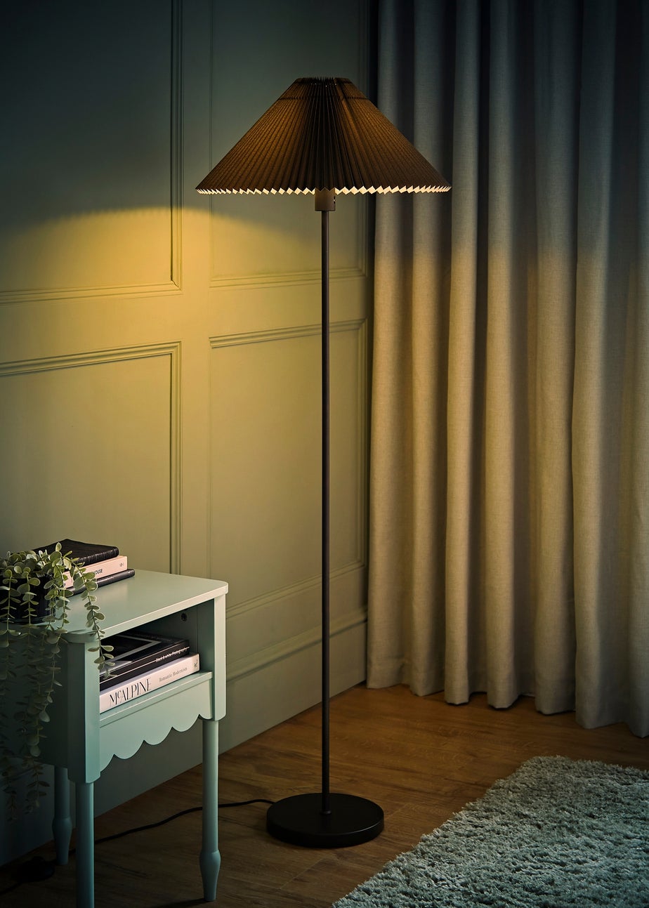 ValueLights Akira Black Floor Lamp with Black Tapered Shade (156cm x 53cm x 53cm)