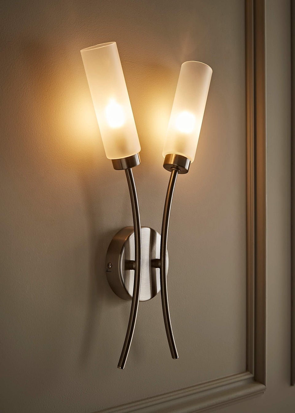 ValueLights Maya Brushed Silver Wall Light with White Drum Shade