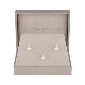 Sterling Silver 925 Freshwater Pearl Set Gift Boxed