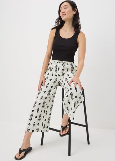 White Monochrome Double Cloth Cropped Trousers