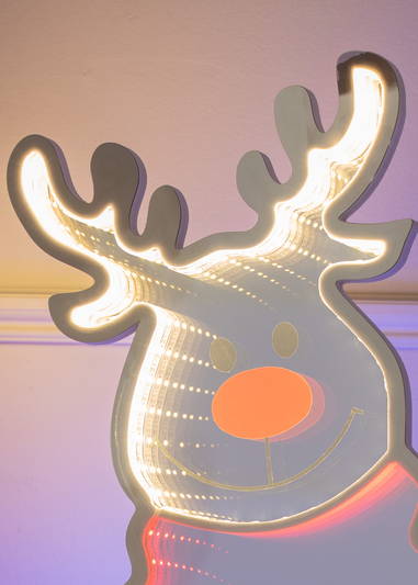 ValueLights Silver Ronnie Reindeer Infinity Style LED Christmas Decoration (56cm x 12cm x 37.5cm)