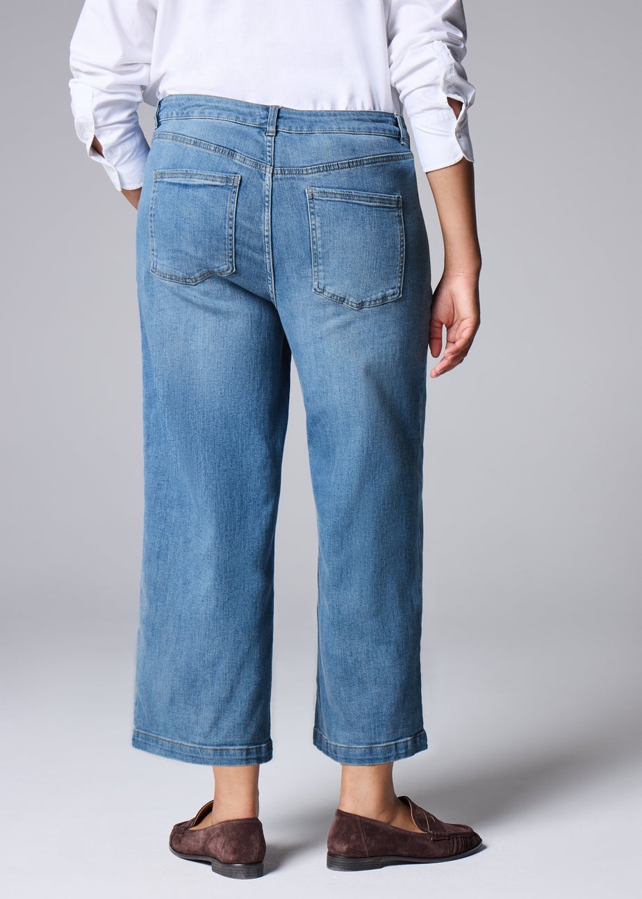 Midwash Scalloped Edge Cropped Jeans