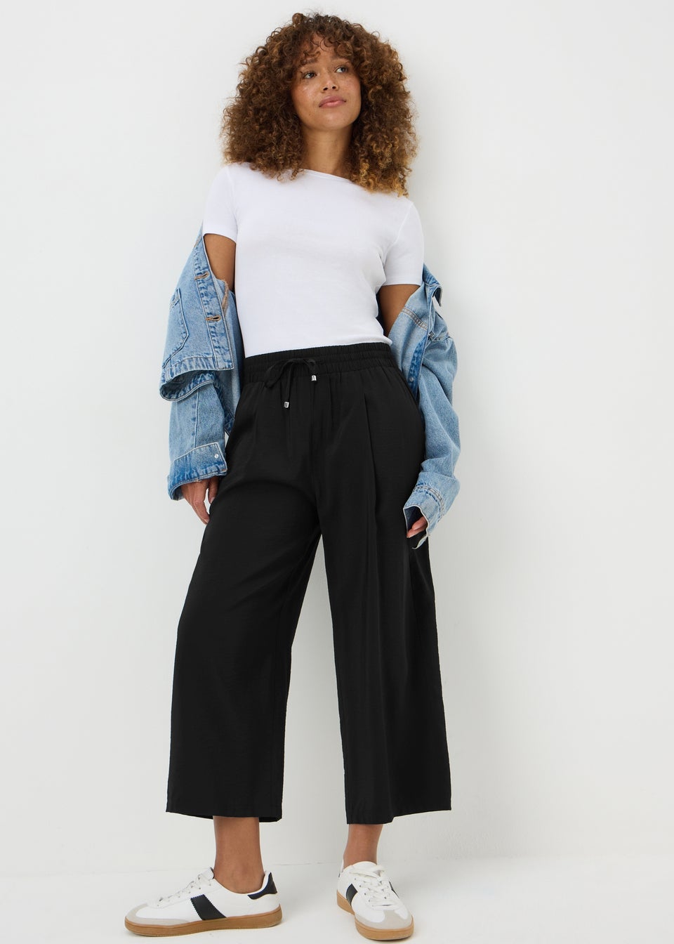 Black Airflow Cropped Trousers