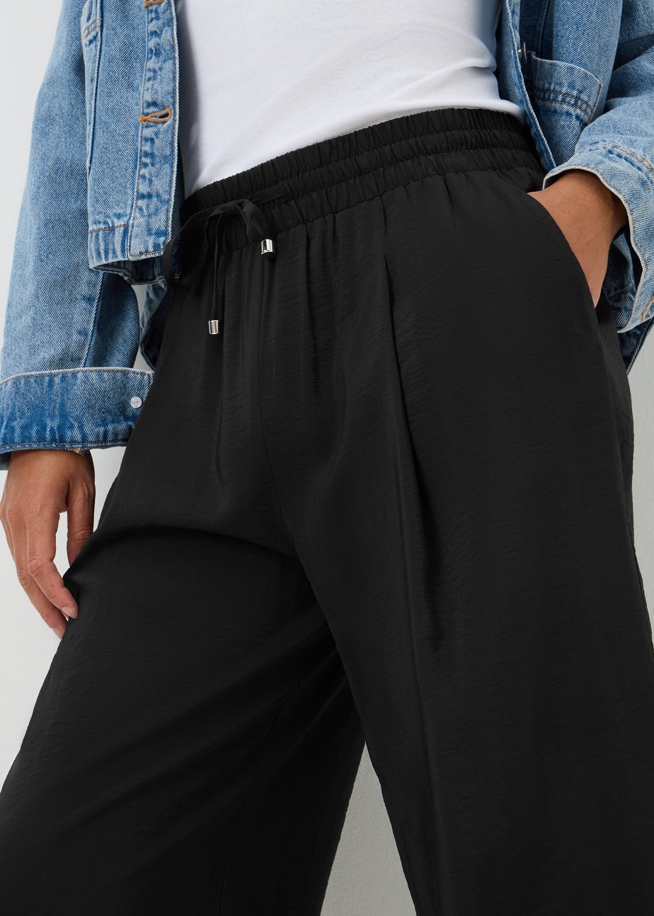 Black Airflow Cropped Trousers