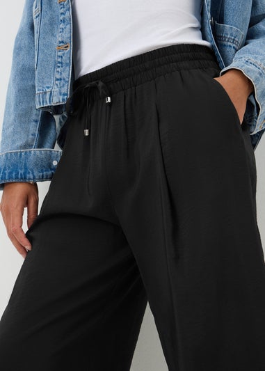 Black Airflow Cropped Trousers