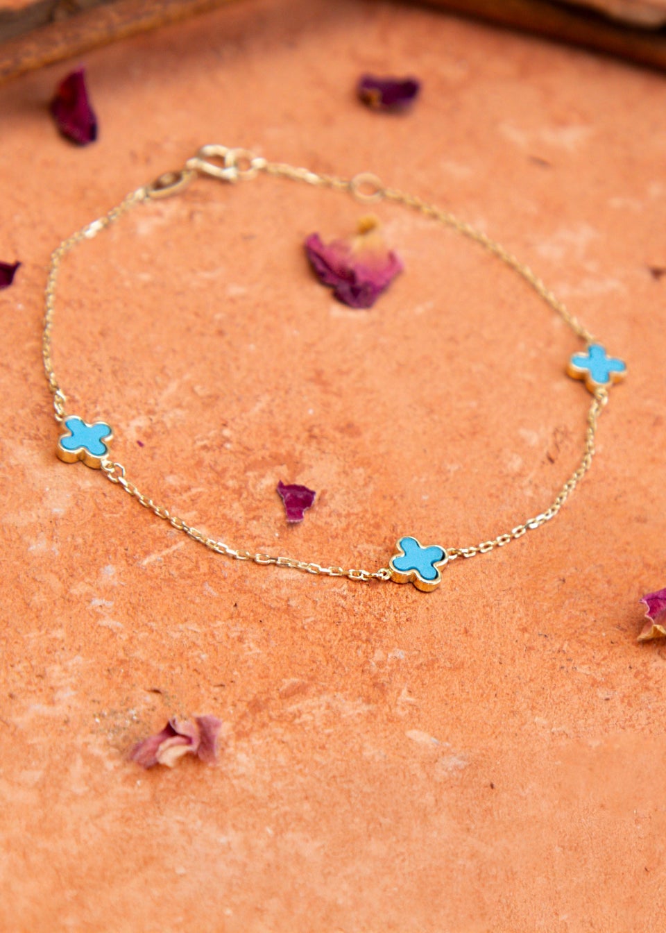 Golden Moments 9ct Yellow Gold 3 x 6.5mm Turquoise Clover Petals Bracelet