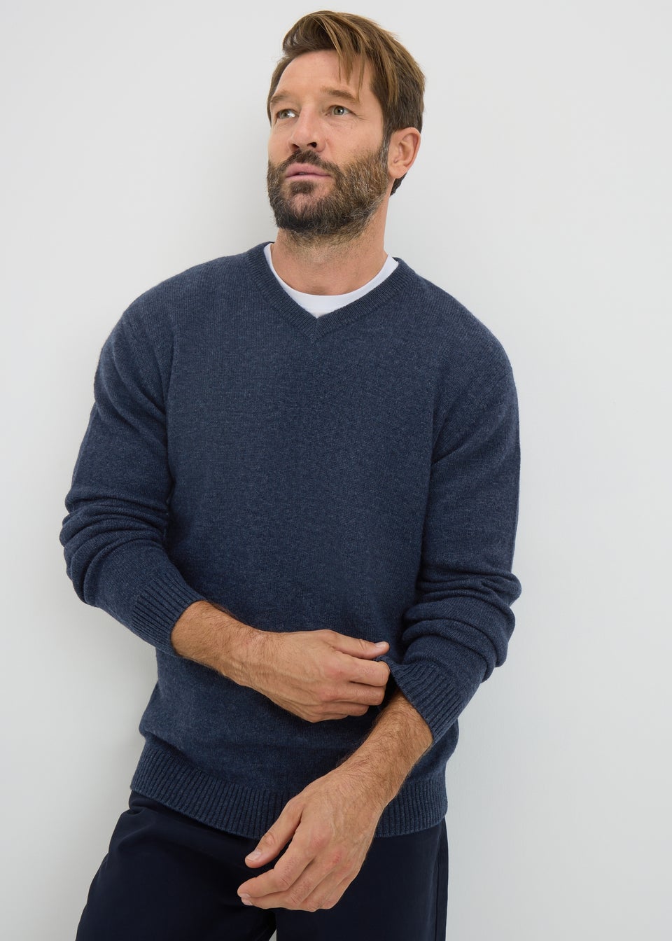 Lincoln Navy Lambswool V Neck Jumper