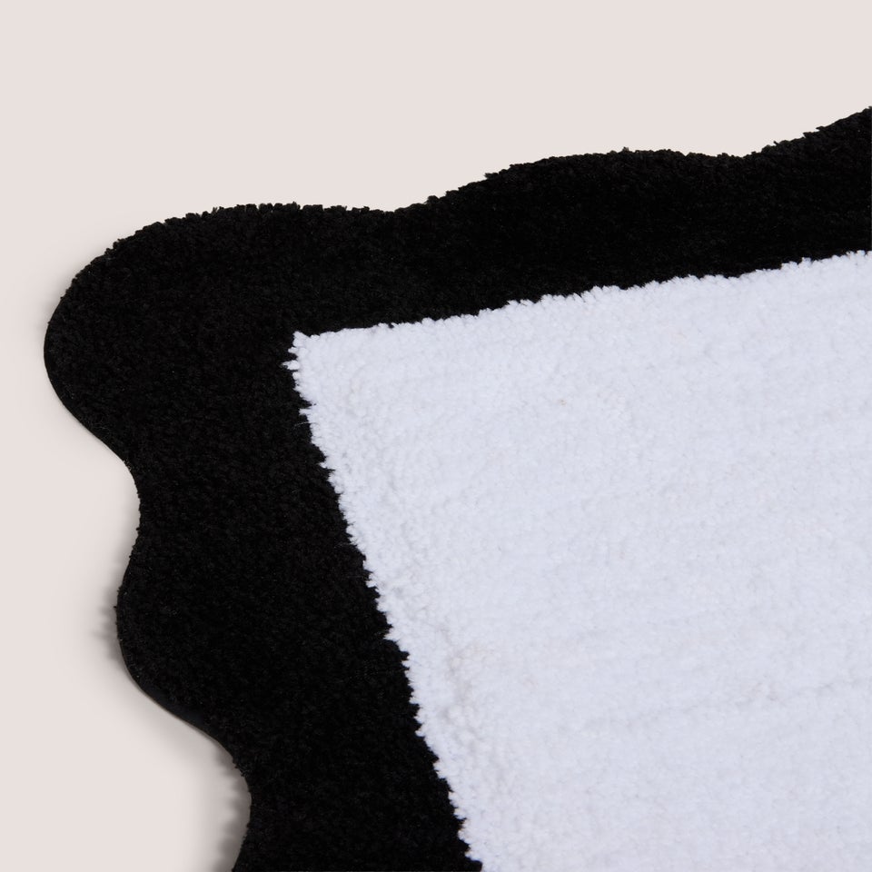 Black & White Scallop Edge Bath Mat