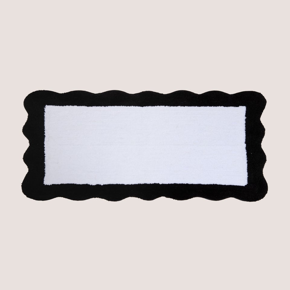 Black & White Scallop Edge Bath Mat