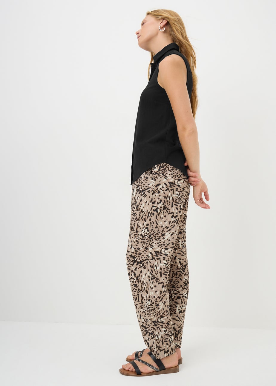 Black Sleeveless Clipper Shirt