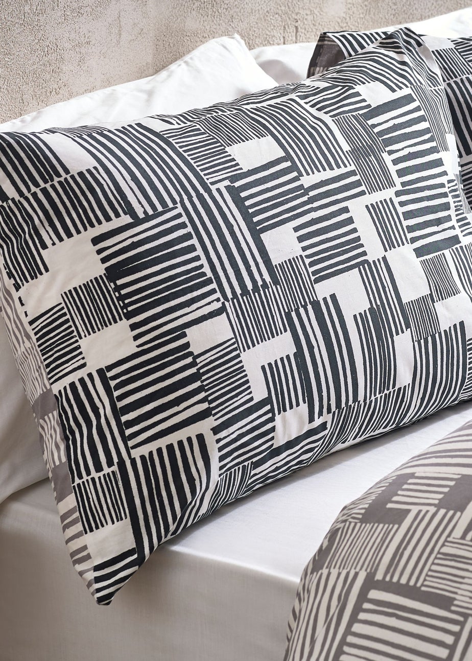 Catherine Lansfield Blocks Reversible Duvet Cover Set Black