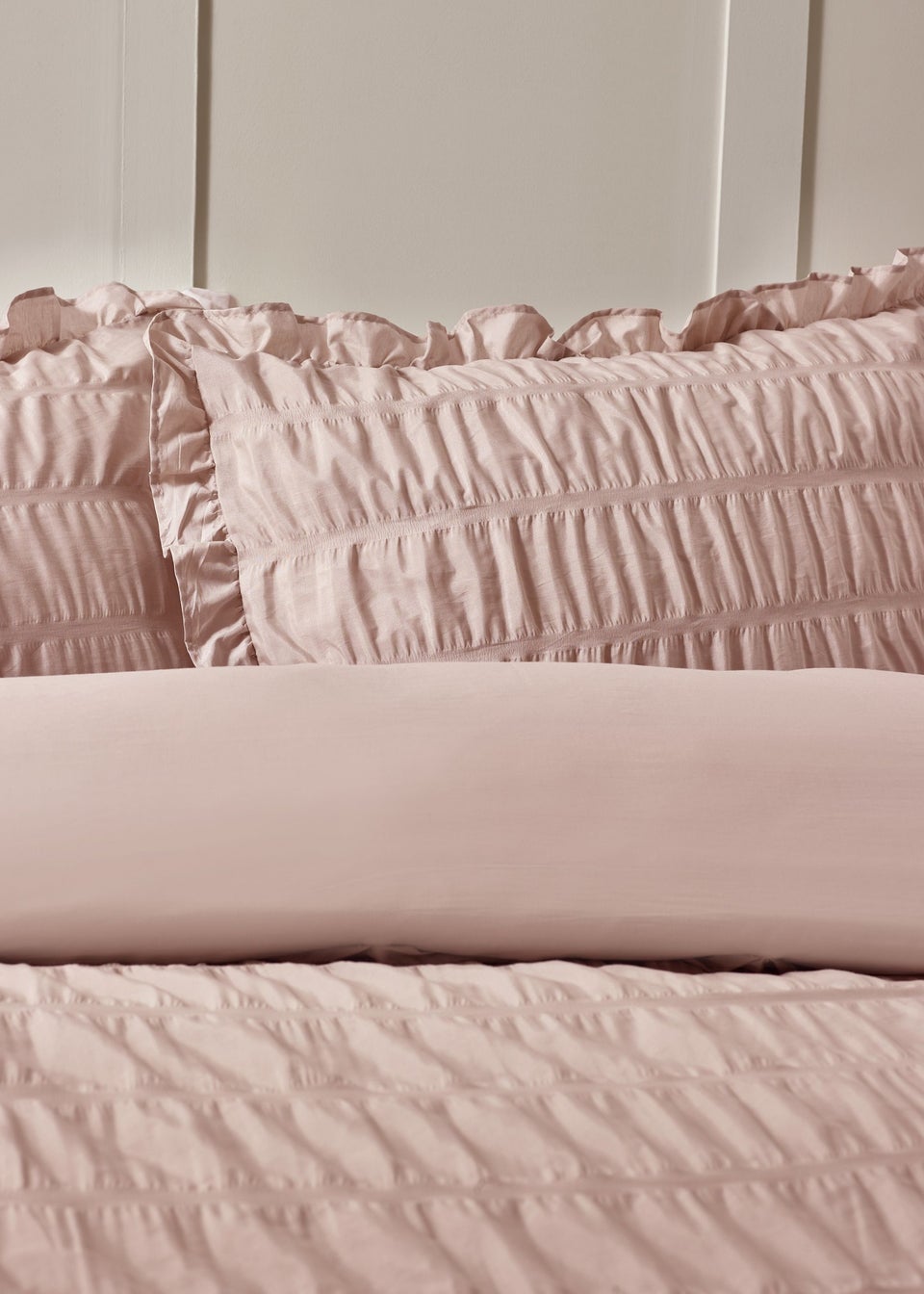 Catherine Lansfield Seersucker Frill Duvet Cover Set Pink
