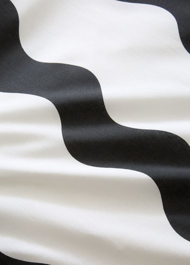 Sassy B Waves Reversible Duvet Cover Set Black / White