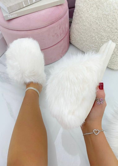 Love Lemonade White Ultimate Cosy Fluffy Slippers
