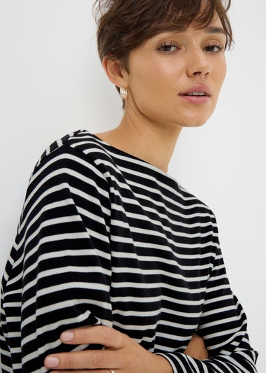 Black Stripe Boat Neck Long Sleeve Top