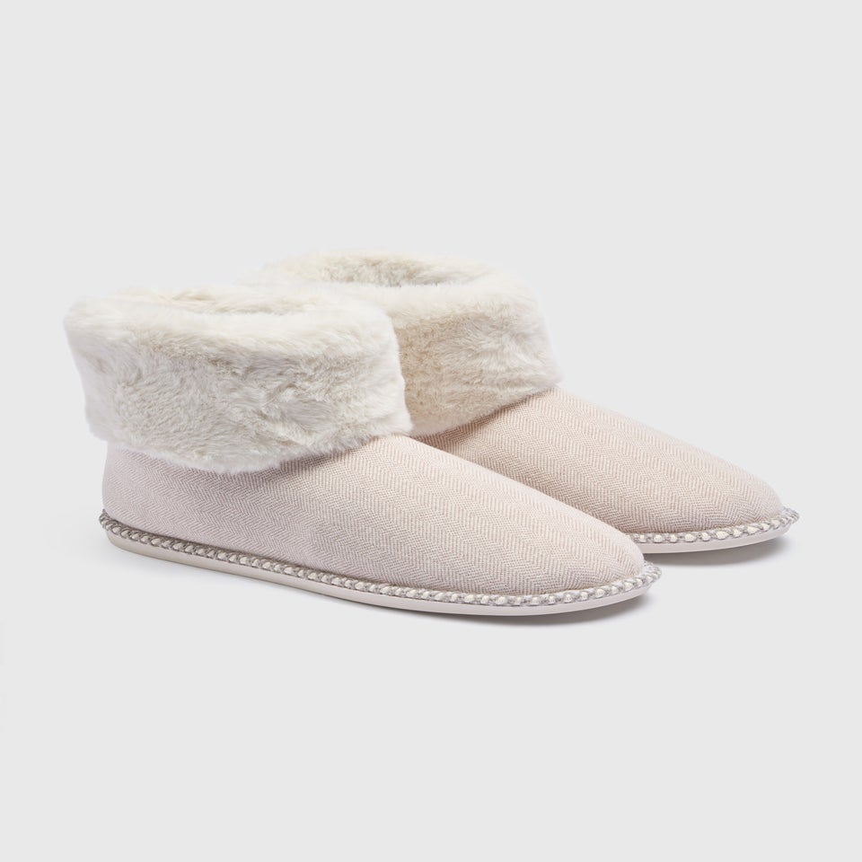 Cream Fur Boot Slipper