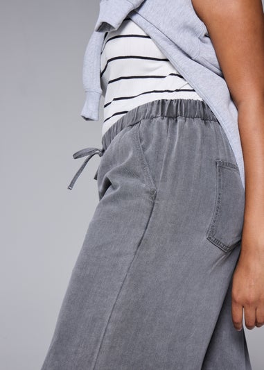 Grey Comfort Fit Wide Leg Jeans