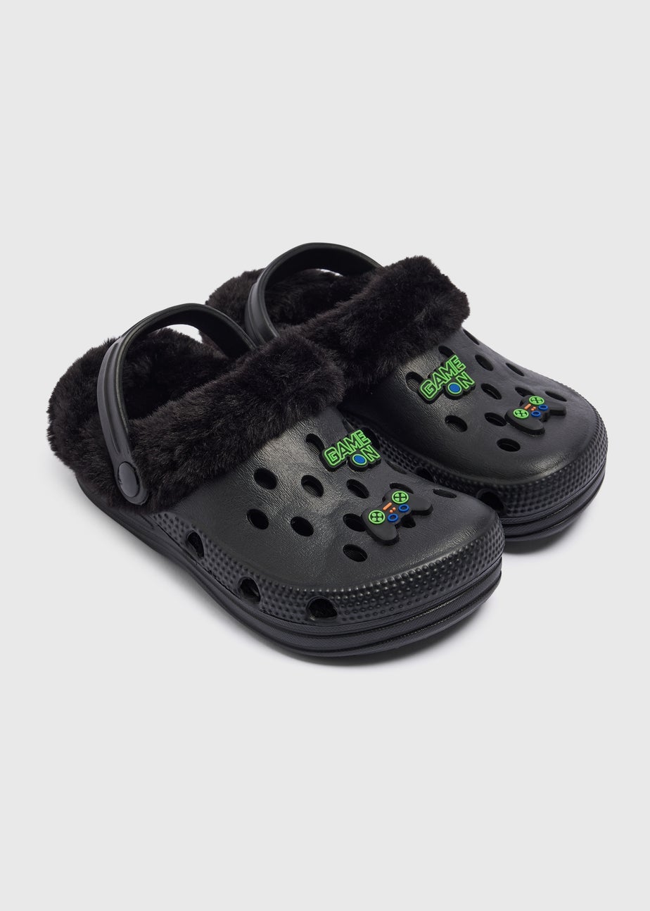 Boys Black Gamer Badge Clogs (Younger 8/9-Older 5/6)