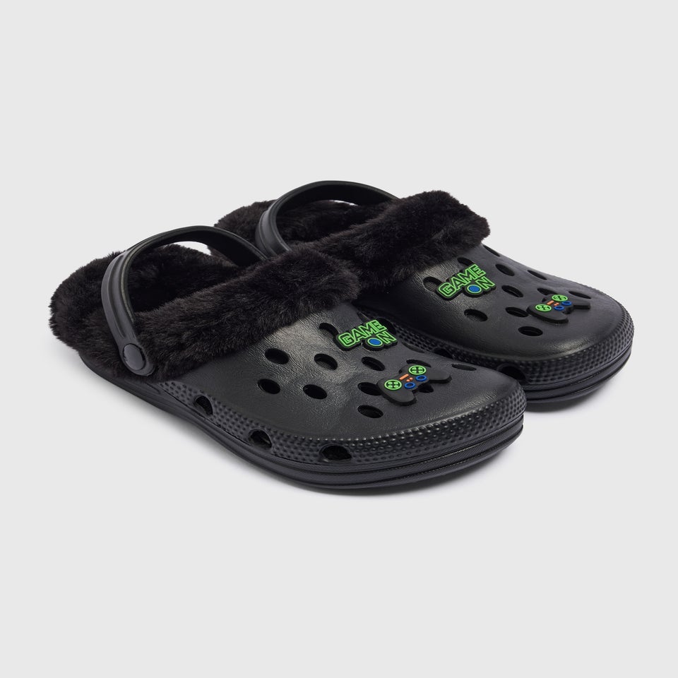 Boys Black Gamer Badge Clogs (Younger 8/9-Older 5/6)