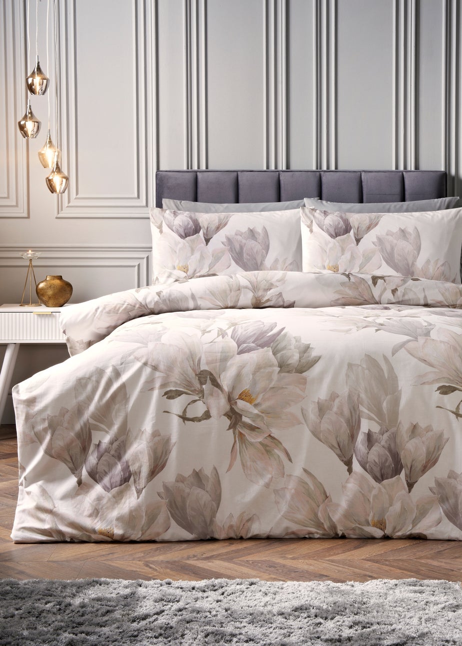 White Lily Floral Duvet Set